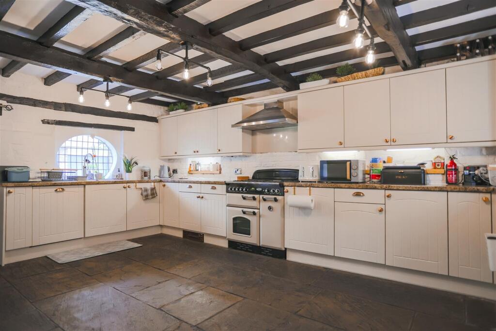 Additional image 29 of The Starkies, Bury