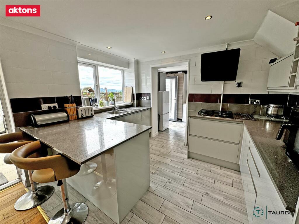 Additional image 54 of Caldicot Court, Caerphilly