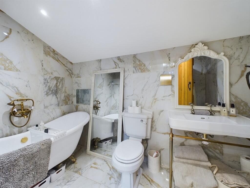 Additional image 23 of The Hawthornes, Wimbolds Trafford