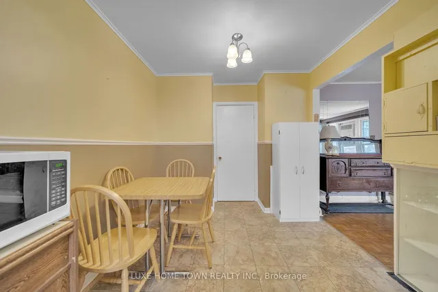 Additional image 6 of 102 Brenda Cres