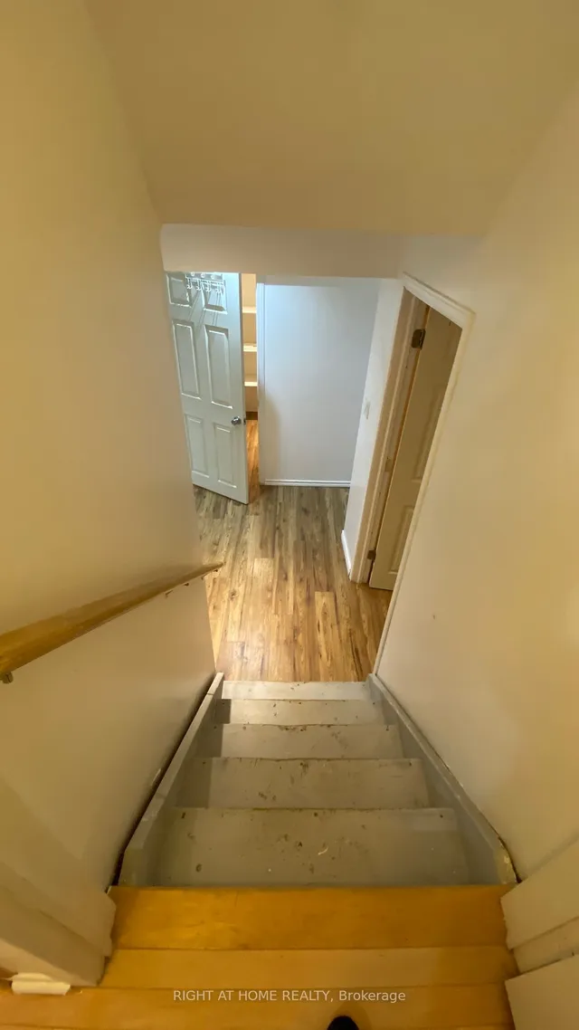 Additional image 22 of 1100 Bonin Cres