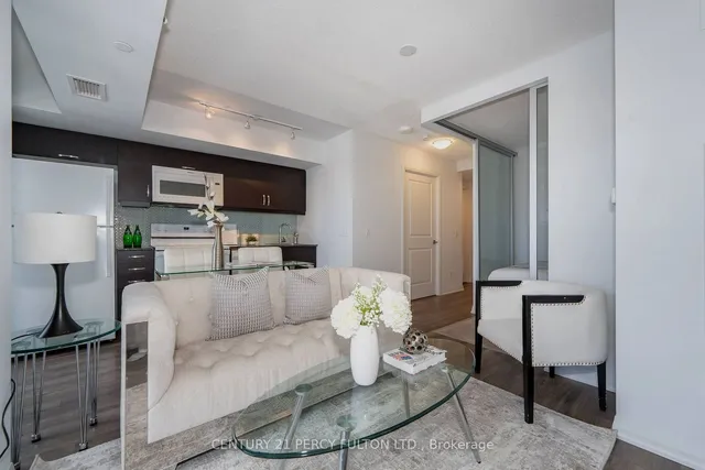 Additional image 8 of 30 Meadowglen Pl Unit 704