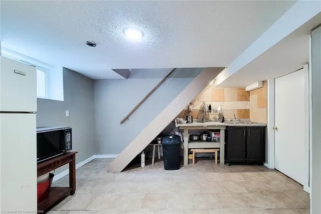 Additional image 29 of 36 Mapes Ave