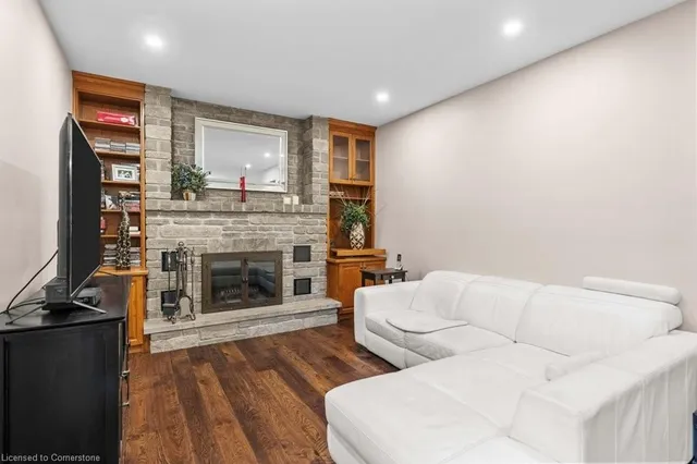 Additional image 19 of 116 Aubrey Ave