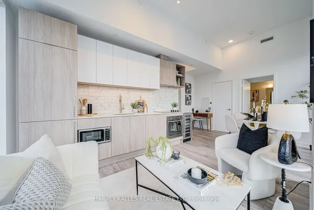 Additional image 19 of 2020 Bathurst St Unit PH05