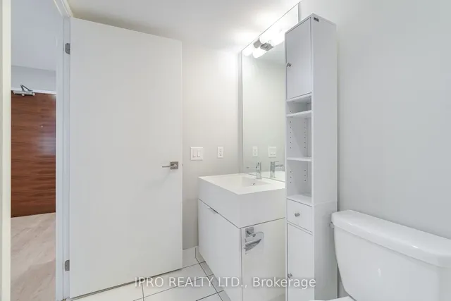 Additional image 26 of 10 Capreol Crt Unit 557