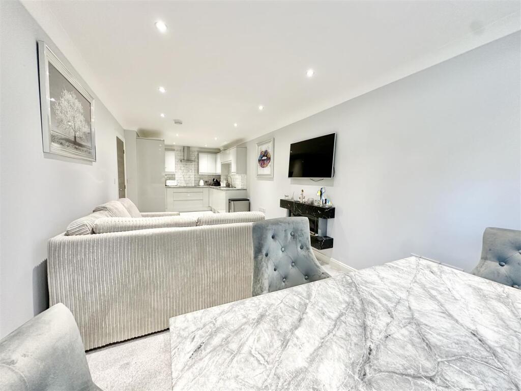 Additional image 6 of Whincroft Close, Ferndown