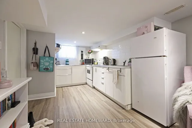 Additional image 19 of 156 Royal York Rd