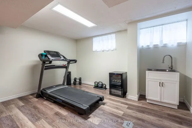 Additional image 29 of 2 Maria Crt