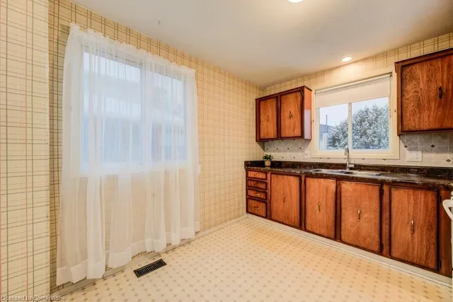 Additional image 11 of 18 Barwood Cres