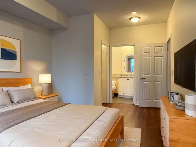 Additional image 14 of 35 Balmuto St Unit 1602