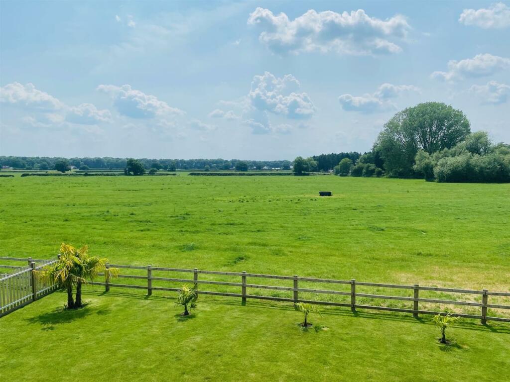 Additional image 37 of Belgrave Garden Mews, Pulford, Chester