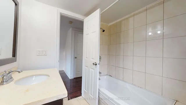 Additional image 20 of 262 Poyntz Ave