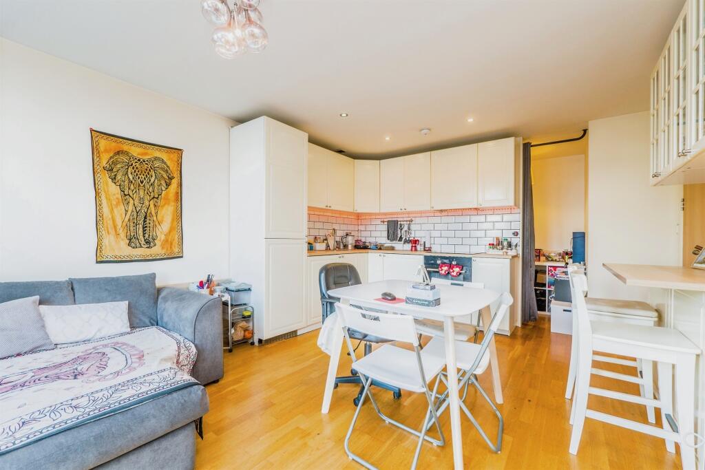 Additional image 2 of Bute Terrace, Cardiff