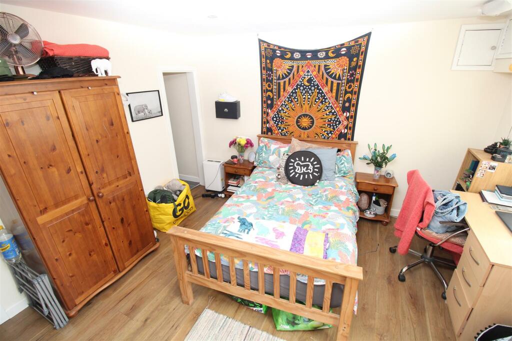 Additional image 3 of Wood Road