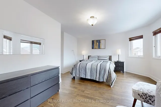 Additional image 24 of 748 CALDWELL Cres