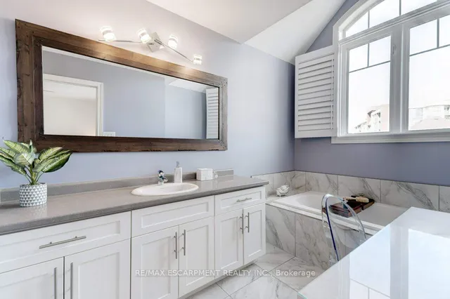 Additional image 40 of 98 SHOREVIEW Pl Unit 12