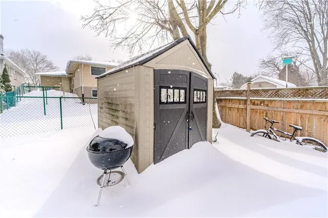 Additional image 28 of 55 Silver Aspen Cres