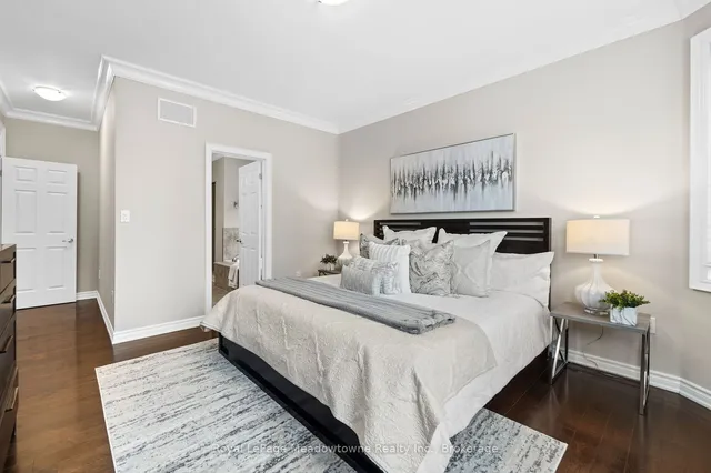 Additional image 18 of 748 Sales Crt