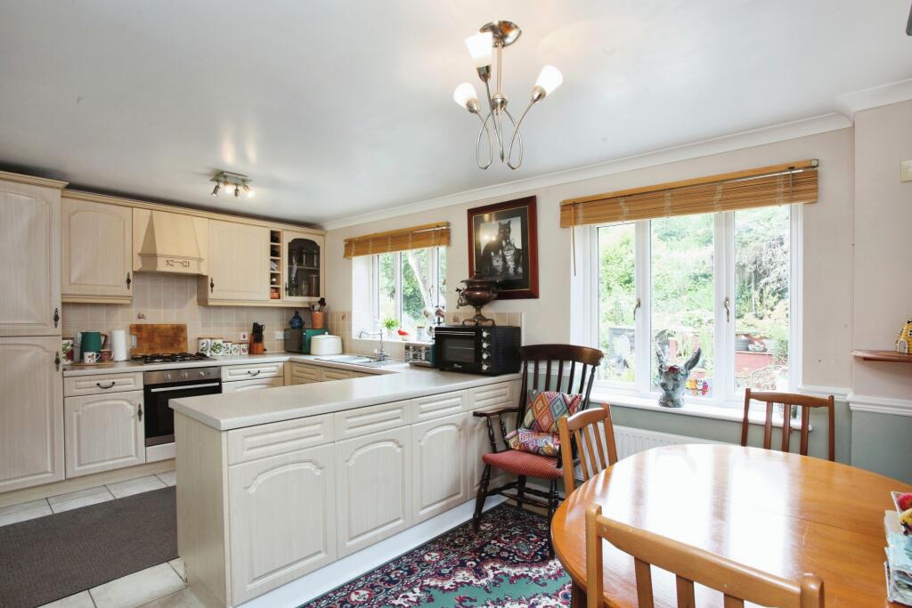 Additional image 21 of Clos Cae Pwll, Treharris, CF46