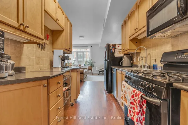 Additional image 7 of 555 King St Unit 104