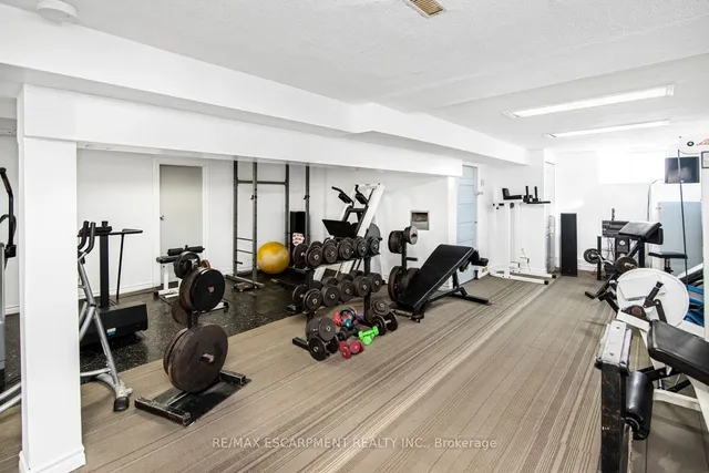 Additional image 18 of 725 Mud St