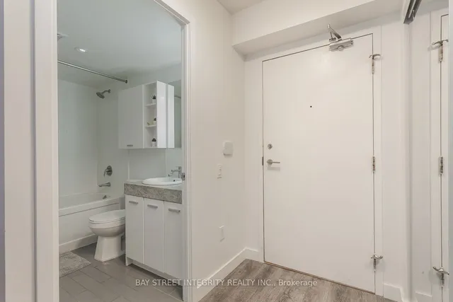 Additional image 17 of 15 Singer Crt Unit 715