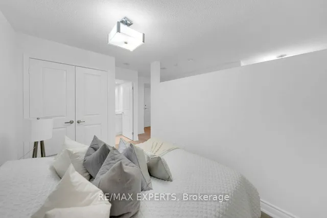 Additional image 24 of 65 E Liberty St Unit 818