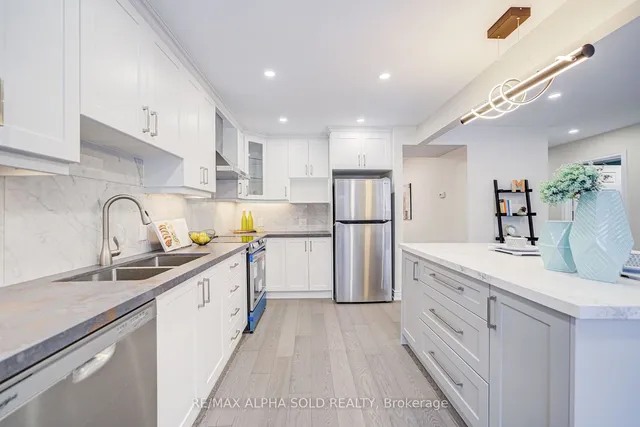 Additional image 18 of 126 Chapel Park Sq