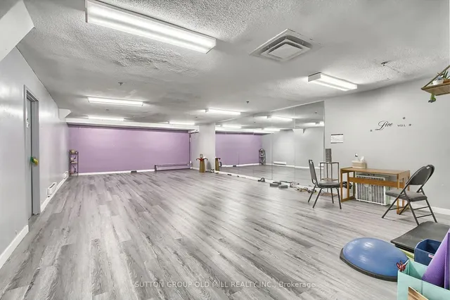 Additional image 36 of 362 The East Mall Unit 1908