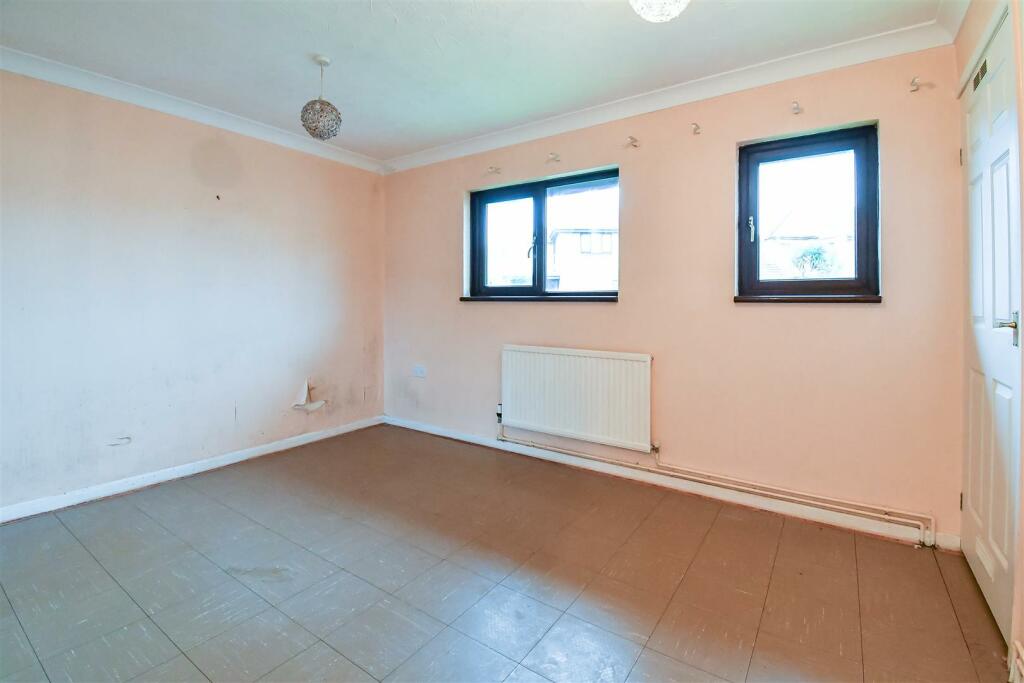 Additional image 4 of Heol-Y-Gaer, Barry