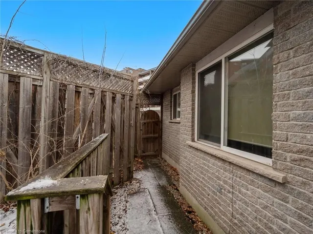 Additional image 30 of 9 1/2 York St Unit 2