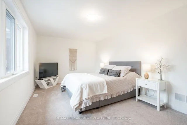 Additional image 33 of 45 Great Falls Blvd