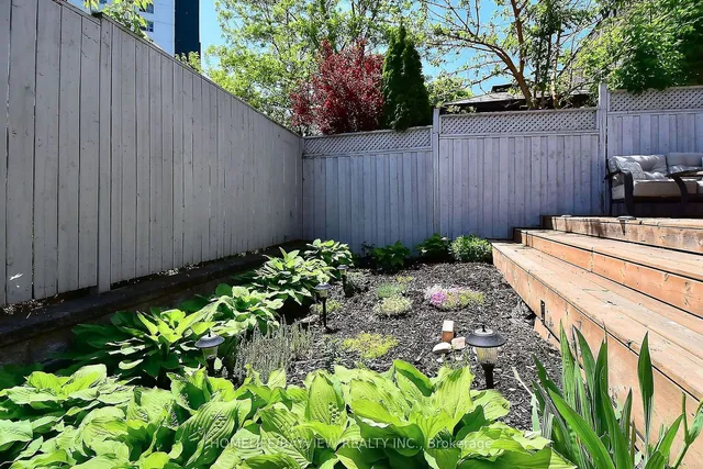 Additional image 21 of 70 Jeremiah Lane