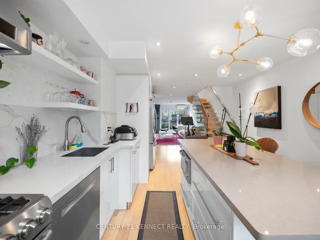 Additional image 6 of 570 Wellington St Unit 13A