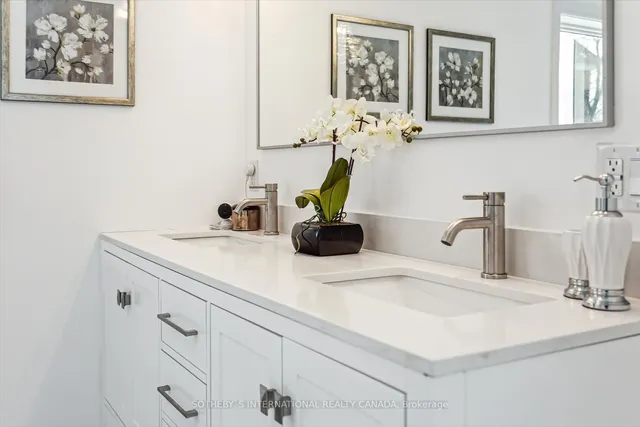 Additional image 22 of 290 Bathurst St