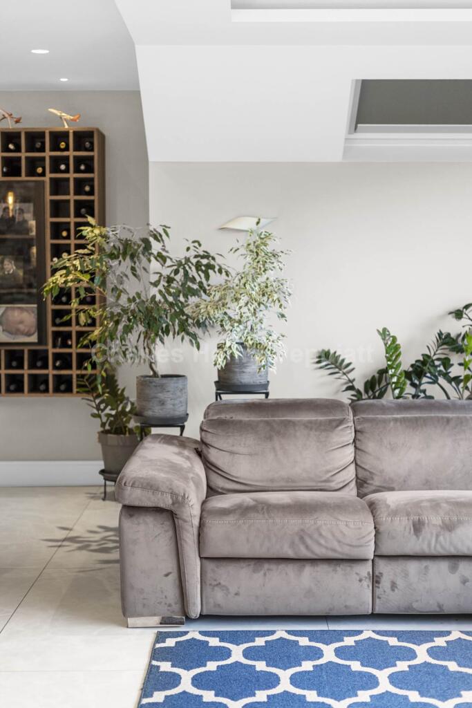 Additional image 23 of Nimrod Close, St Albans, AL4