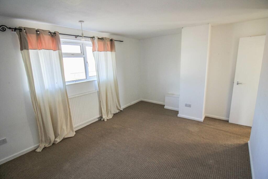 Additional image 8 of Varsity Way, Locking