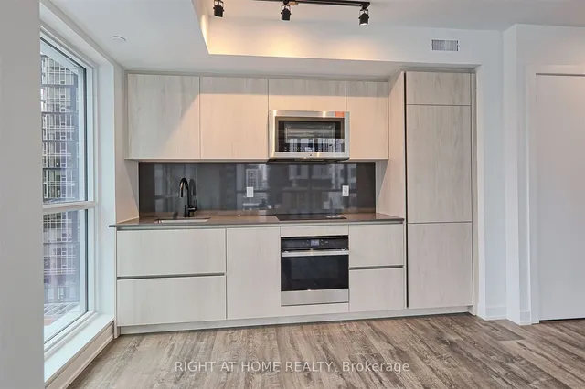 Additional image 2 of 327 King St Unit 1307