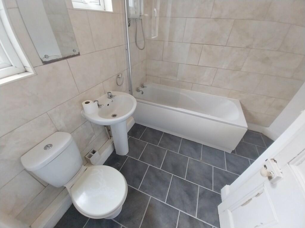 Additional image 15 of Highfield Avenue, Porthcawl, South Glamorgan, Bridgend (County of), CF36