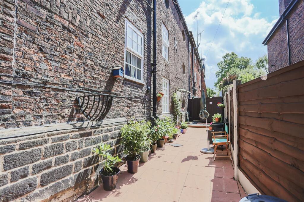 Additional image 15 of The Starkies, Bury