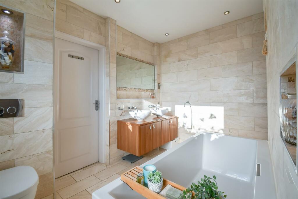 Additional image 27 of Highlight Lane, Barry