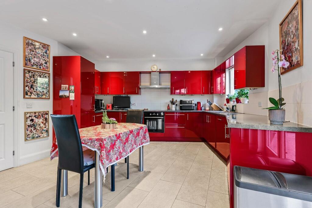 Additional image 2 of Spinney Drive, Great Shelford