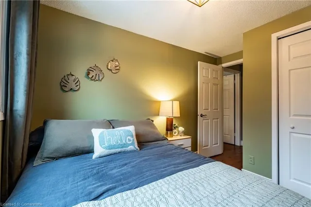 Additional image 25 of 371 Knightsbridge Cres