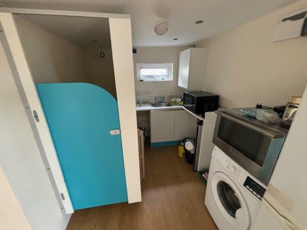 Additional image 2 of 162 EASTHAM RAKE, EASTHAM