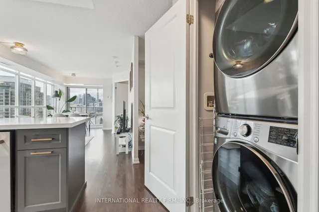 Additional image 19 of 125 Western Battery Rd Unit 802