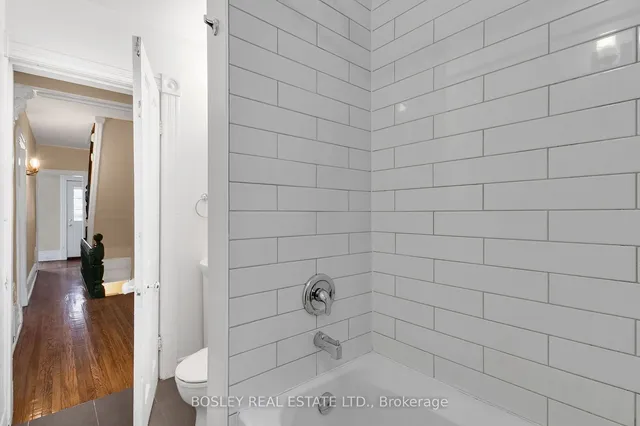 Additional image 13 of 133 Carlaw Ave