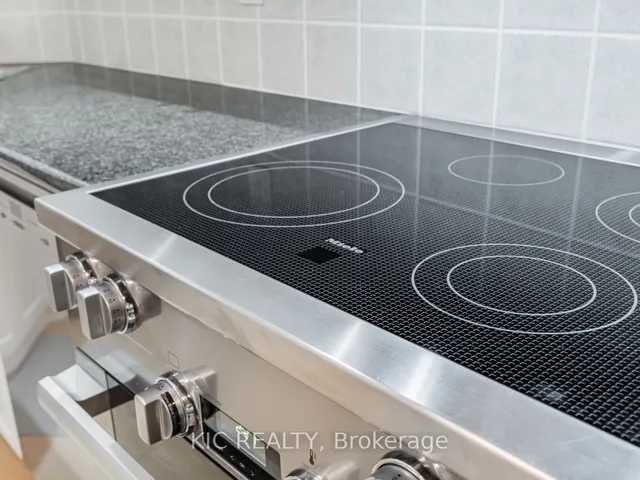 Additional image 8 of 250 Wellington St Unit 1727