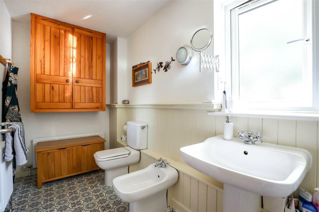 Additional image 23 of Tal Y Llyn, Castle Court, Llandough, Nr Cowbridge, Vale Of Glamorgan, CF71 7LZ