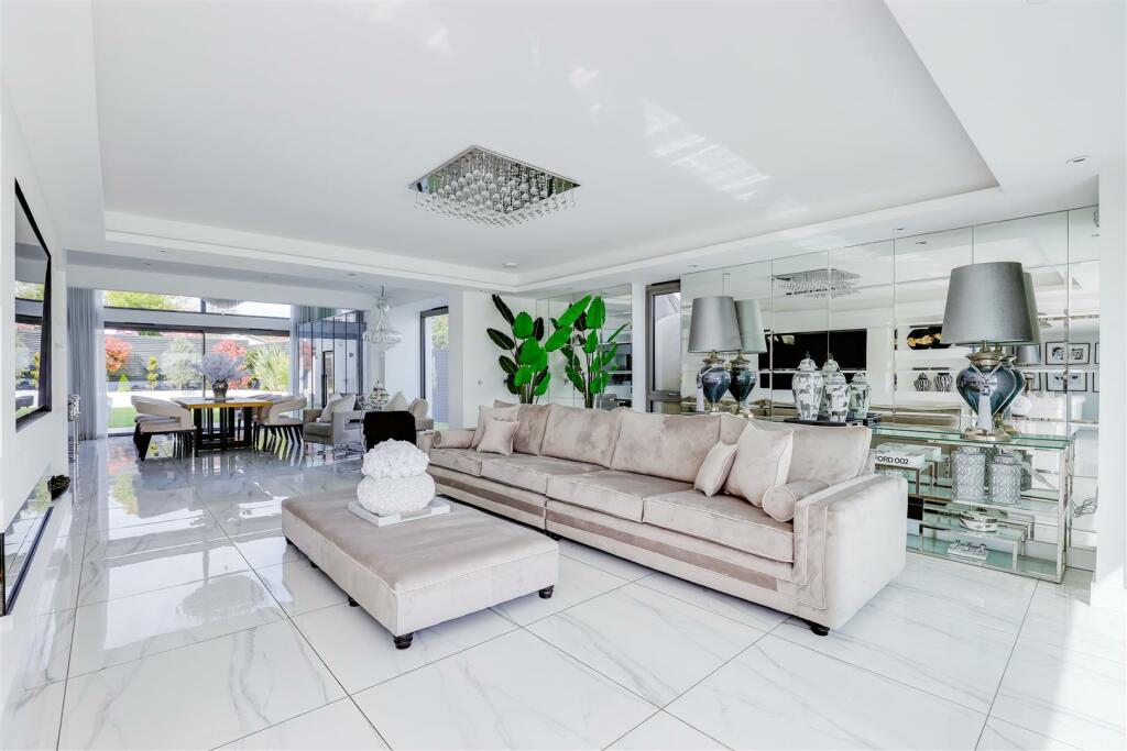 Additional image 10 of Sea View Court, Fontygary Road, Rhoose, Vale of Glamorgan, CF62 3FN